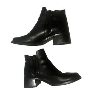 SANTANA CANADA Leather Waterproof Ankle Boot Bootie - BLACK - Size 8